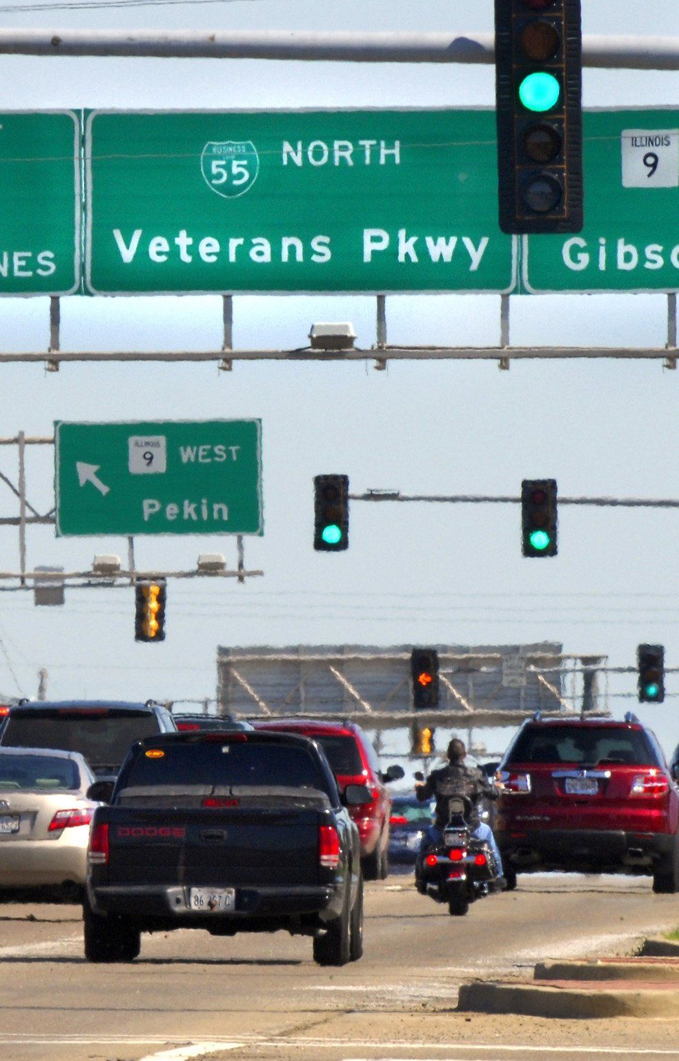 Veterans Parkway and Illinois 9